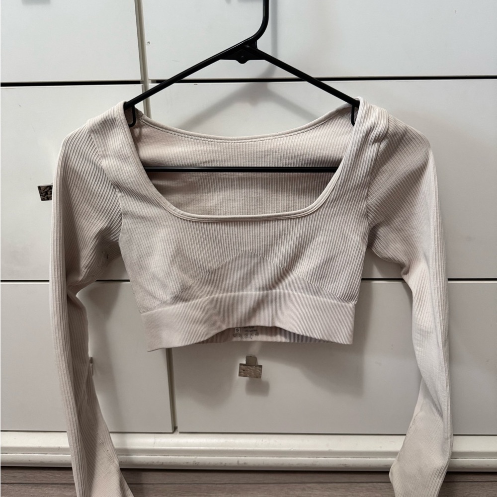 Women's Cream Ribbed Long Sleeve Crop Top